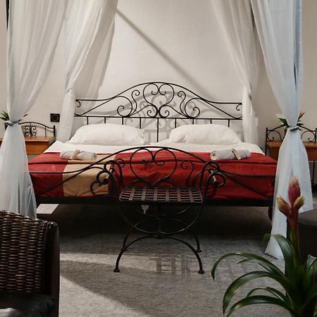 Frýdek-Místek Hotel Plzensky Dvur מראה חיצוני תמונה