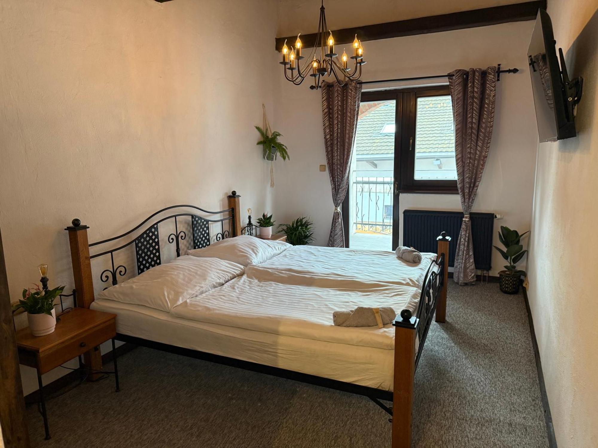 Frýdek-Místek Hotel Plzensky Dvur מראה חיצוני תמונה
