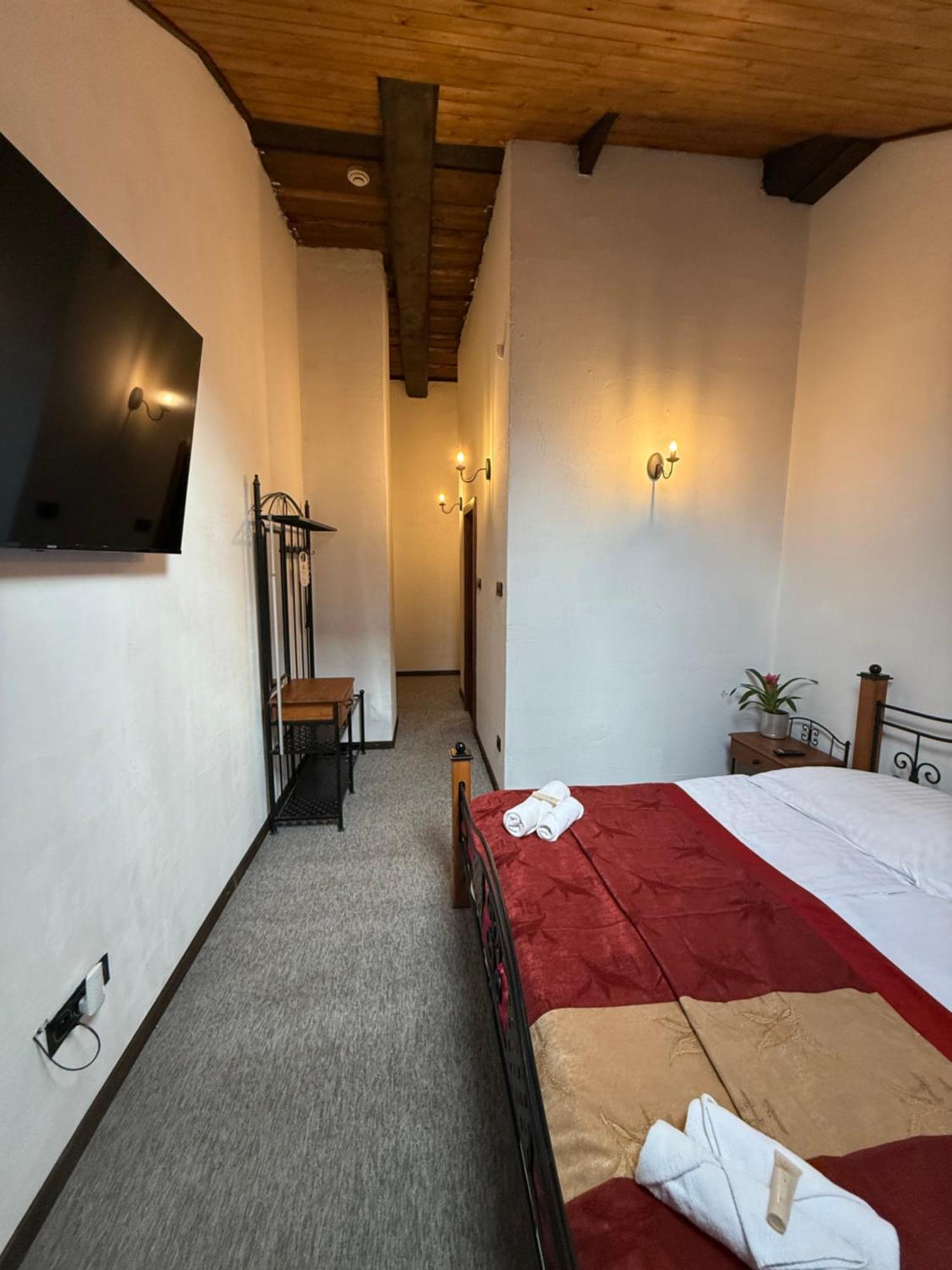 Frýdek-Místek Hotel Plzensky Dvur מראה חיצוני תמונה