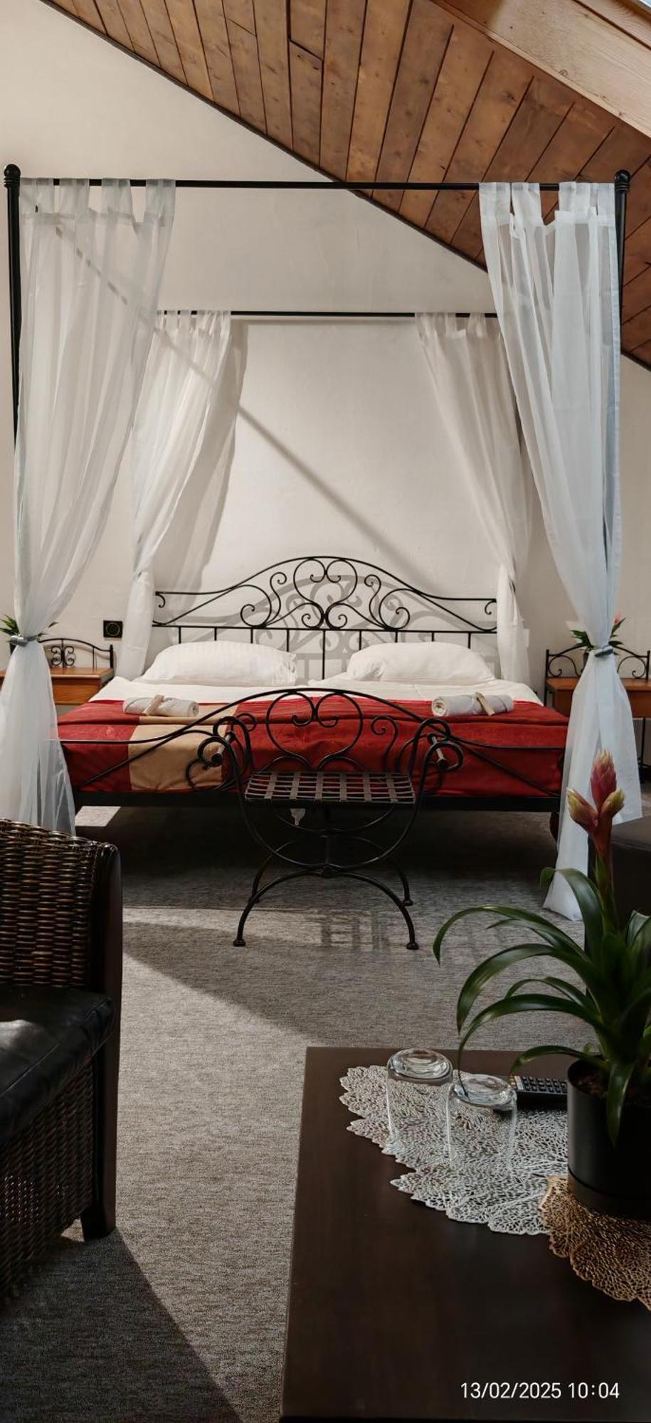 Frýdek-Místek Hotel Plzensky Dvur מראה חיצוני תמונה