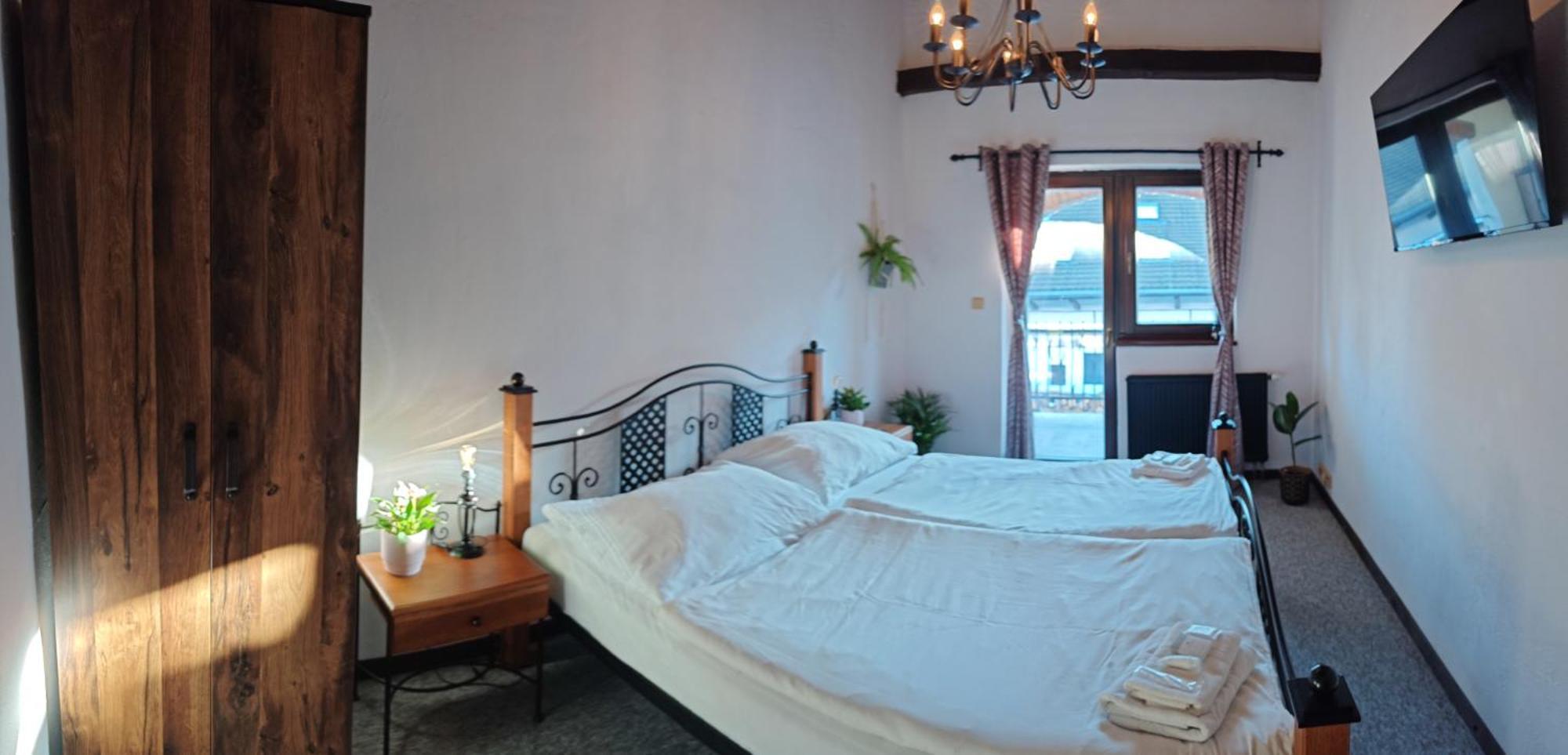 Frýdek-Místek Hotel Plzensky Dvur מראה חיצוני תמונה